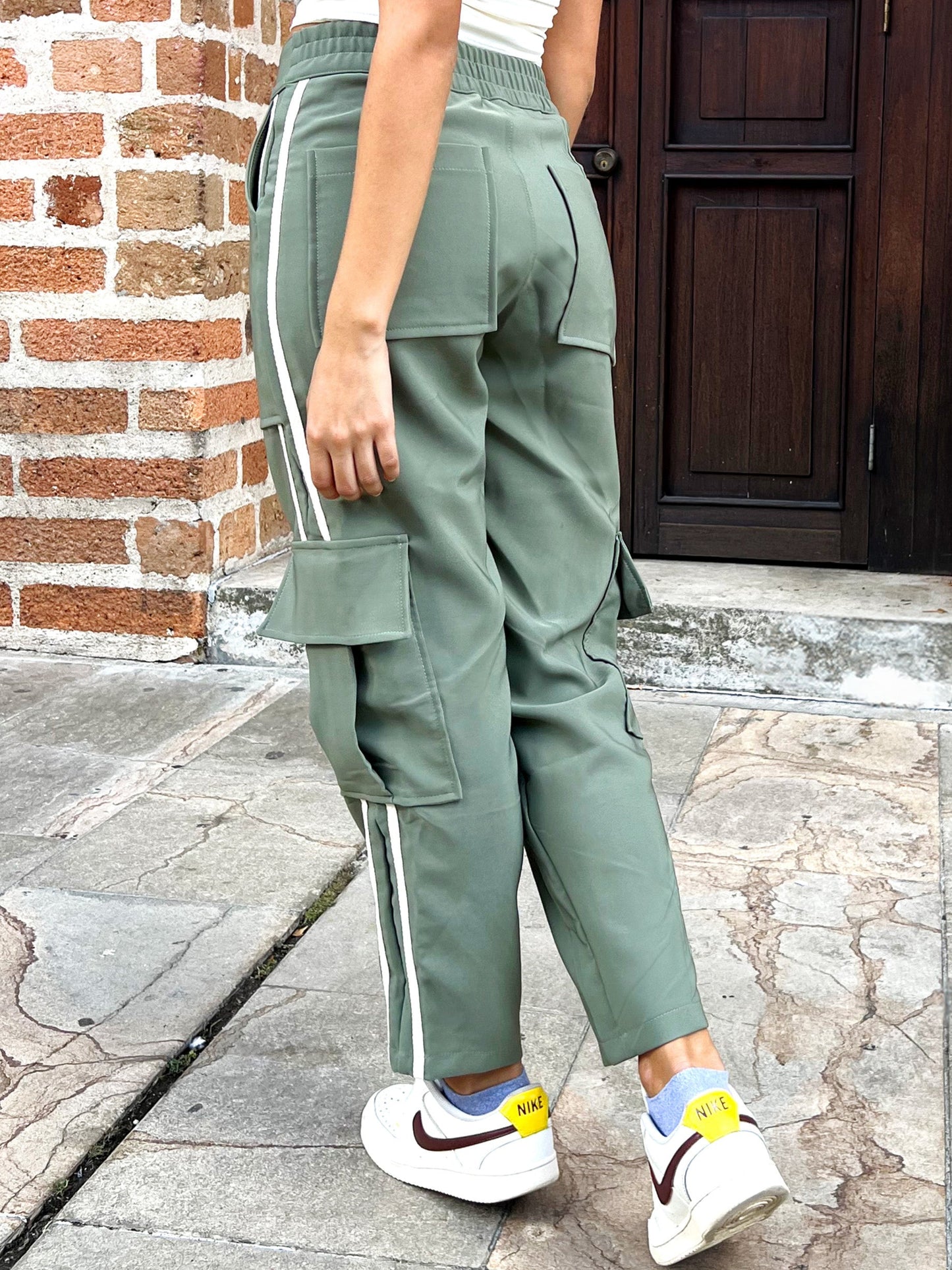 Pantalón sporty mom fit verde